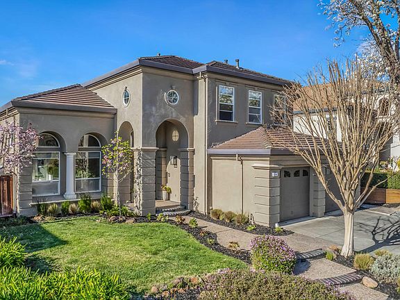 5th image of 216 Elder Ct