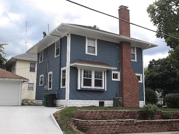 2nd image of 2200 Sewell St