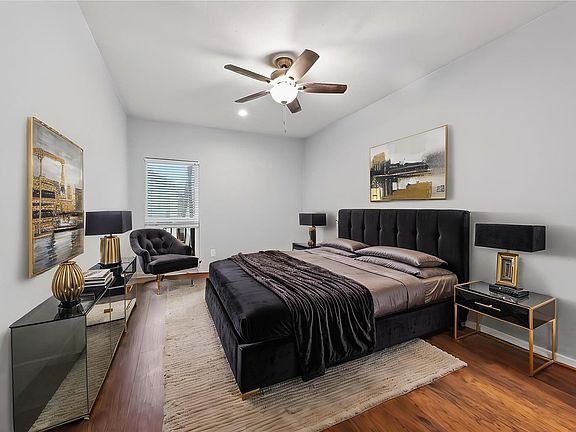 4th image of 2100 Tanglewilde St APT 740