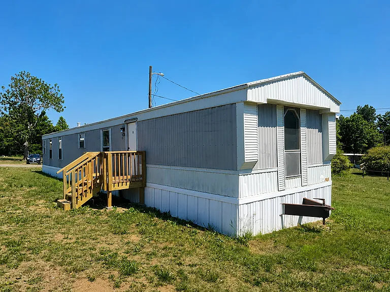 139 Anna Ln — Photo 2