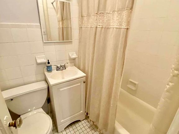 3rd image of 169 E 92nd St APT C4