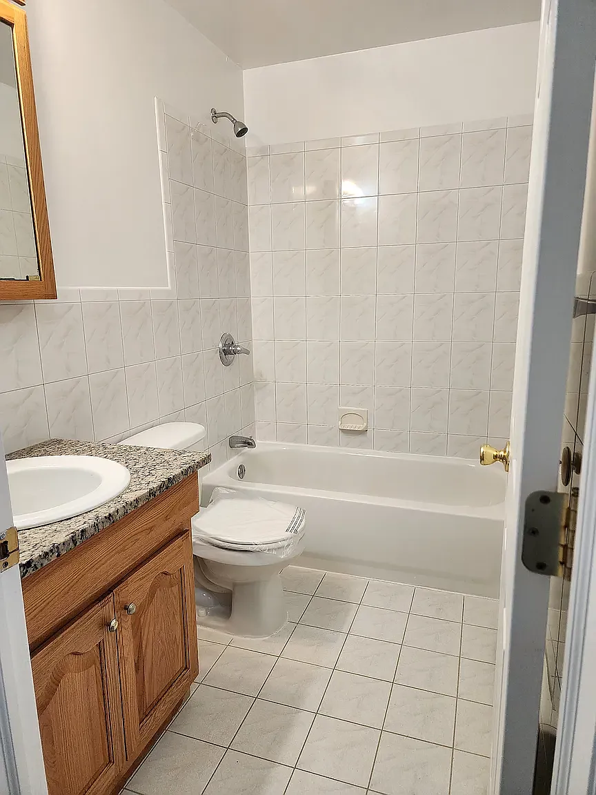 78-62 79th Place — Photo 2