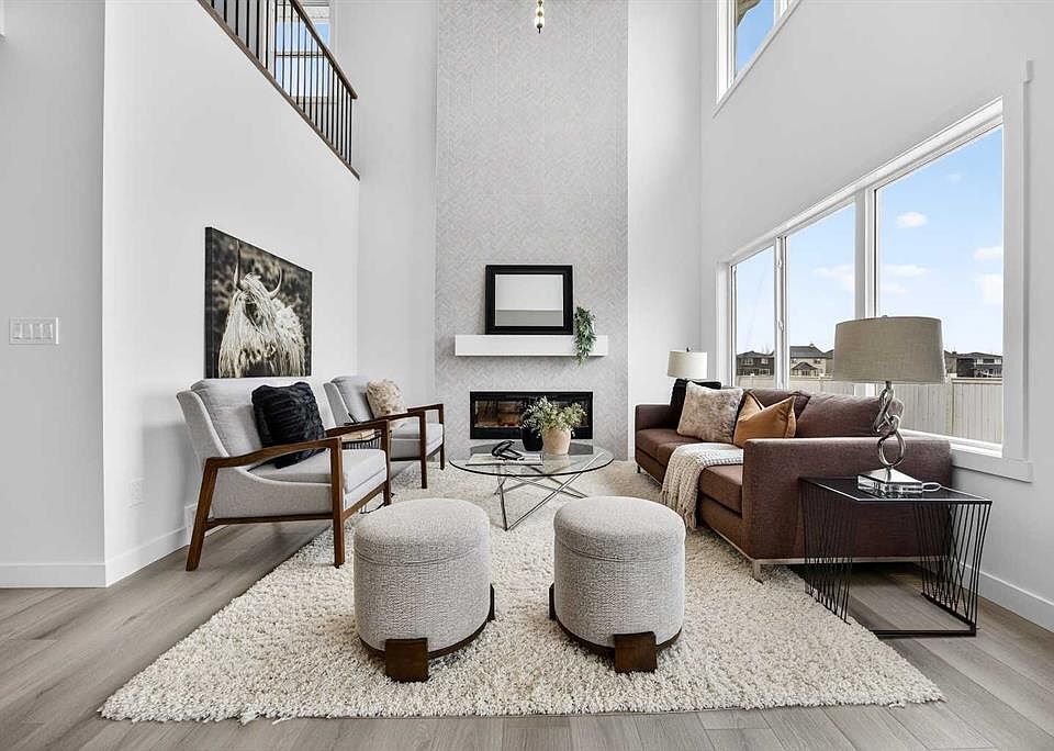 1st image of 214 W Bayview Park SW