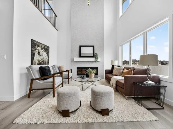 214 W Bayview Park SW, Airdrie, AB T4B 5N7