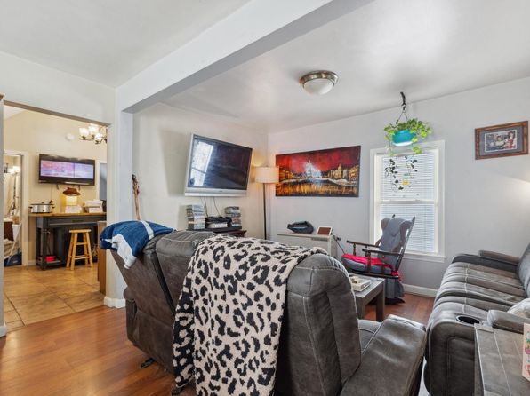 manchester-new-hampshire-95345048 picture