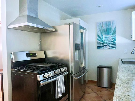 3rd image of 610 Kentia Ave #2