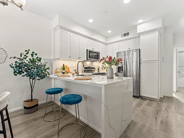 503 S Brea Blvd #18 — Photo 4