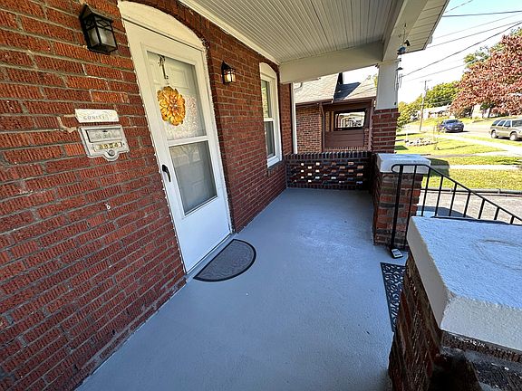 3rd image of 8804 Argyle Ave