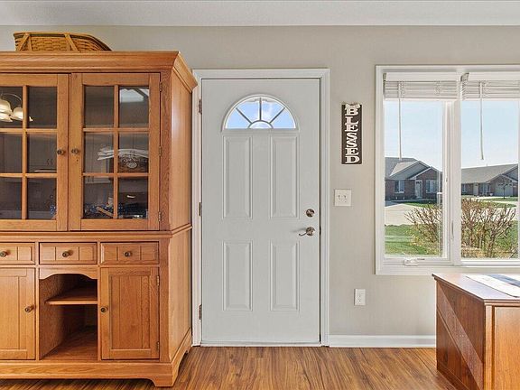 4th image of 890 Autumn Chase Ln