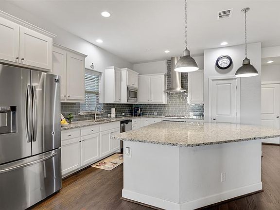 3rd image of 1501 1st St