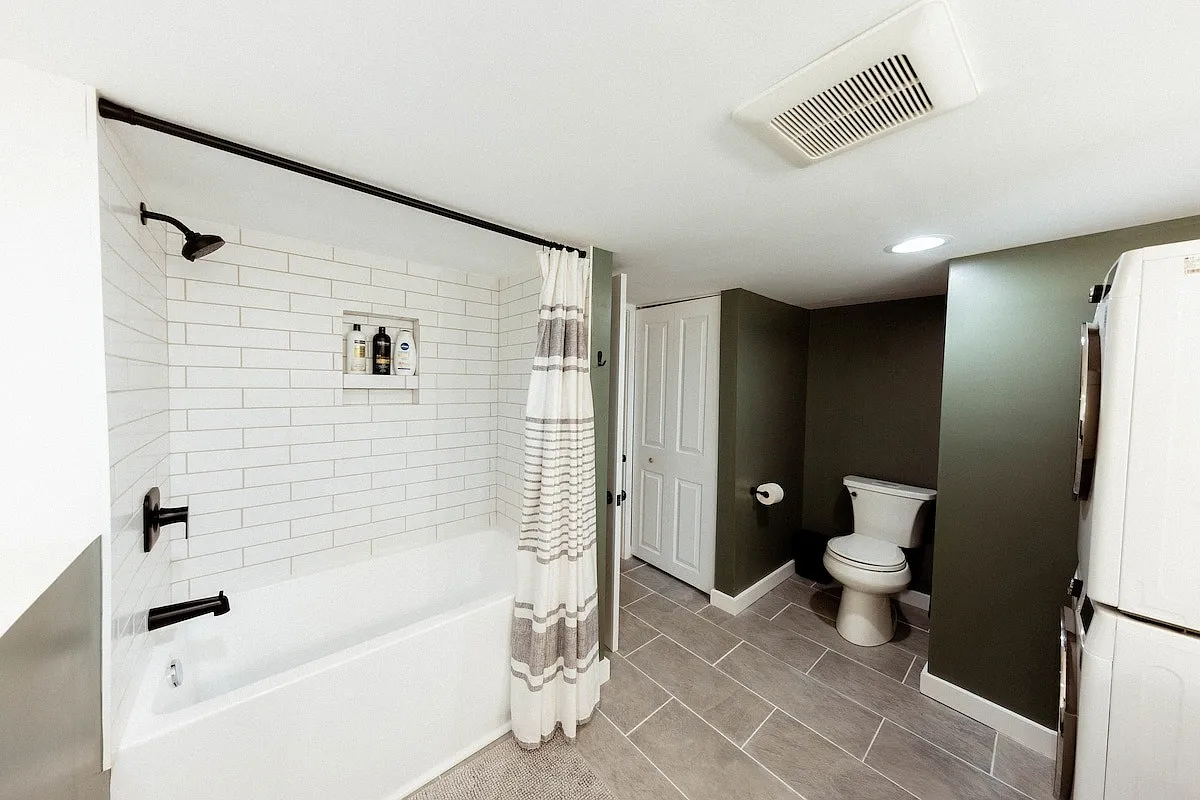 4 bed, 1640 sqft, $3,950 — Photo 2