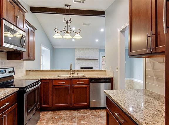 4th image of 2512 Oakmere Dr