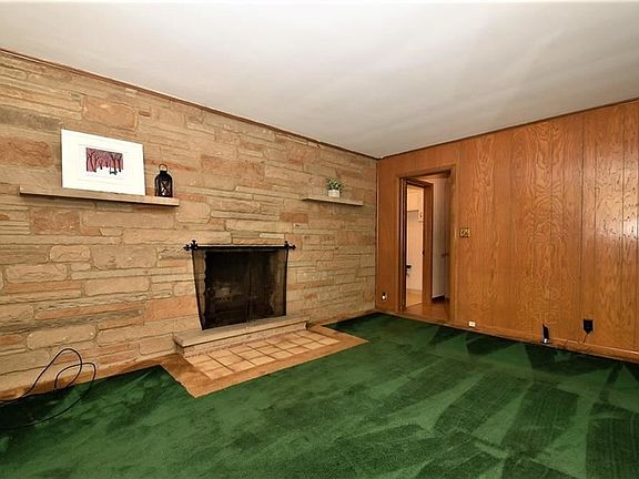 4th image of 34375 Sherwood Dr