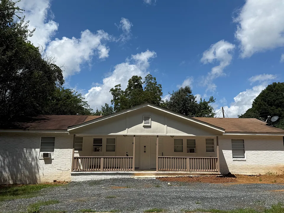 806 Armory Dr #B