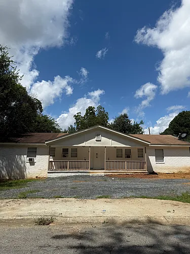 806 Armory Dr Photo 1