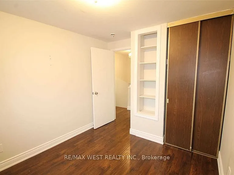 11 Tindale Rd #UPPER — Photo 7