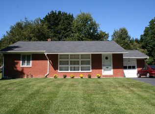 5 Van Duzer Dr, Poughkeepsie, NY 12603