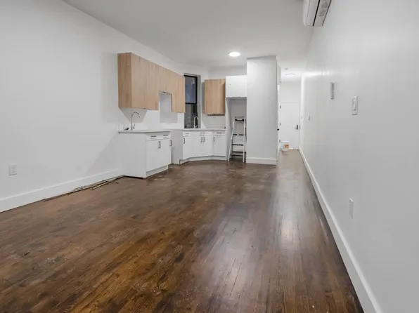 647 Willoughby Avenue image 4 of 5