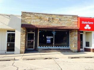 2019 West Rd, Trenton, MI 48183