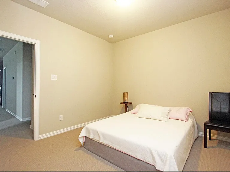 600 Ansley Way — Photo 21
