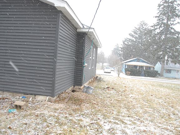 4th image of 1315 N Olive St