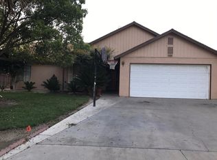 14520 W F St, Kerman, CA 93630
