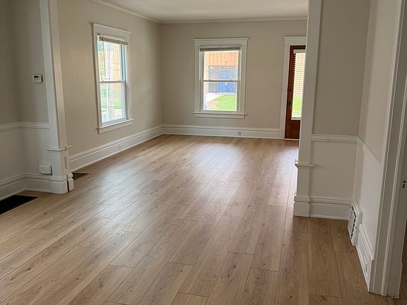 5th image of 14 S Centennial St #1