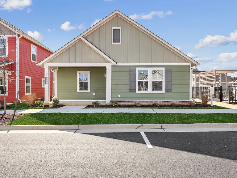 Hamlet Watkins Centre - Homes & Townhomes for Rent — Photo 9
