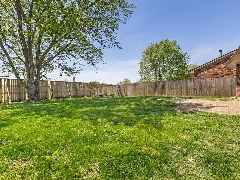 1576 Springfield Dr — Photo 20