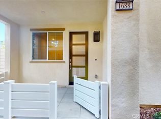 1688 W Yorktown Ln, San Pedro, CA 90732