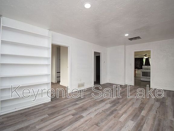 4th image of 2863 S Blair St