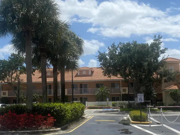 5951 Regal Glen Dr APT 105, Boynton Beach, FL 33437