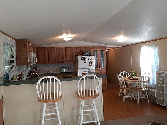 4th image of 127 Birch Dr