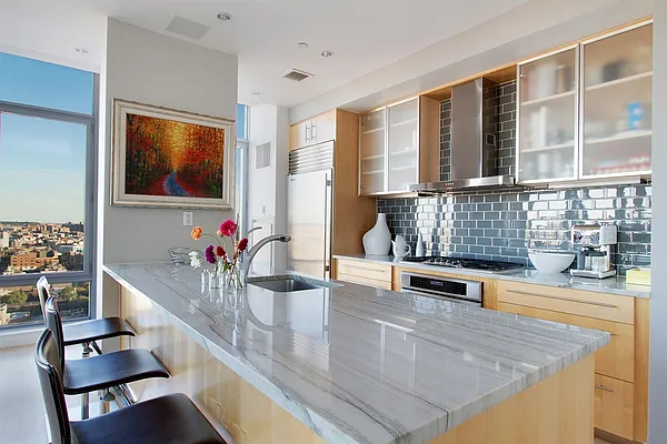 Sold by Corcoran | media 14