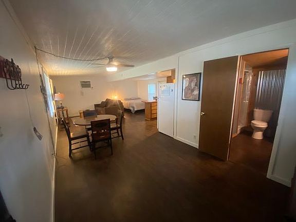 2nd image of 333 W 47th St