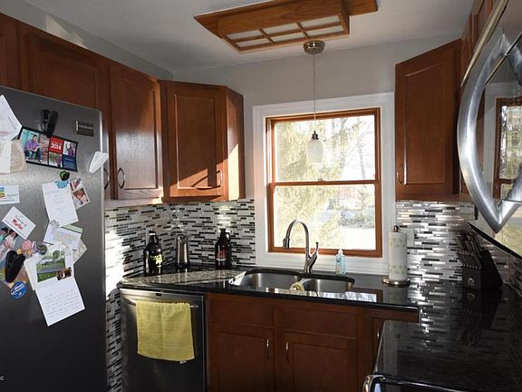 5th image of 2548 Lake Shore Dr