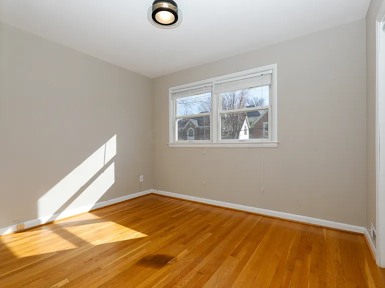10306 Fleming Ave — Photo 18