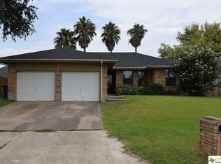 105 W Harbor Dr, Port Lavaca, TX 77979