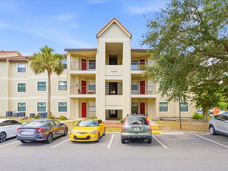 3032 Parkway Blvd #307 — Photo 1