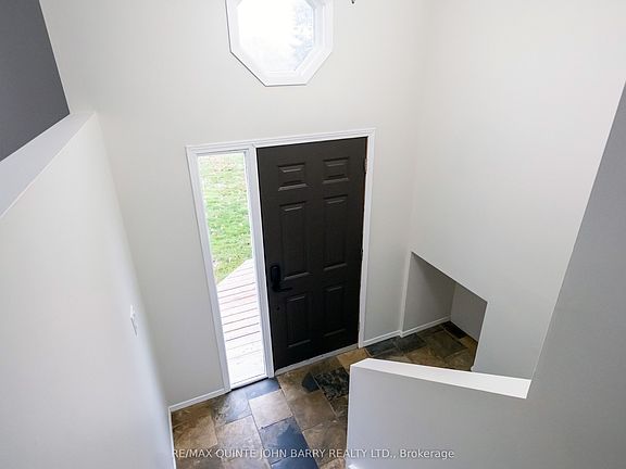 3rd image of 113 Barcovan Beach Rd