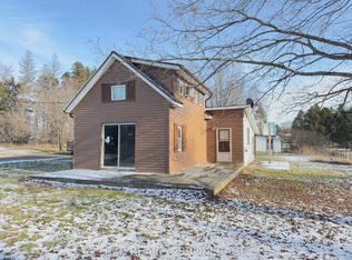 10 Jones St, Addington Highlands, ON K0H1P0