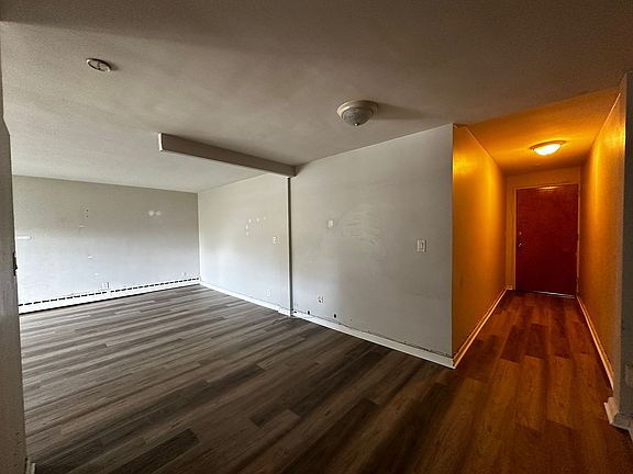 3rd image of 39-47 Duncan Ave #4G