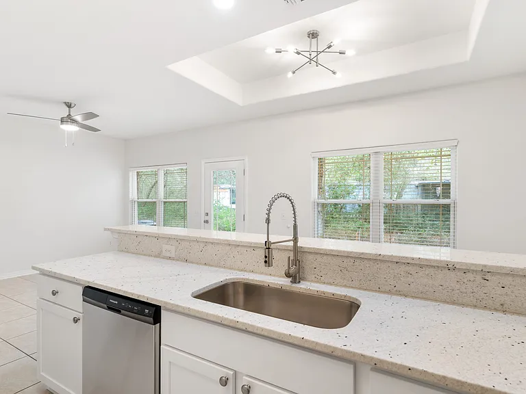 2031 Presidio St #2029 — Photo 12