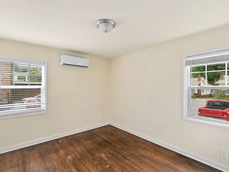 Magnolia Court — Photo 32