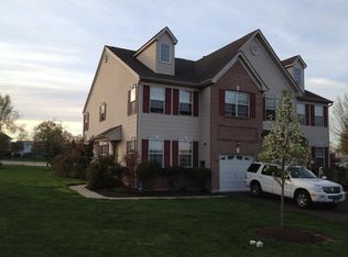 215 Raintree Xing, Hatfield, PA 19440