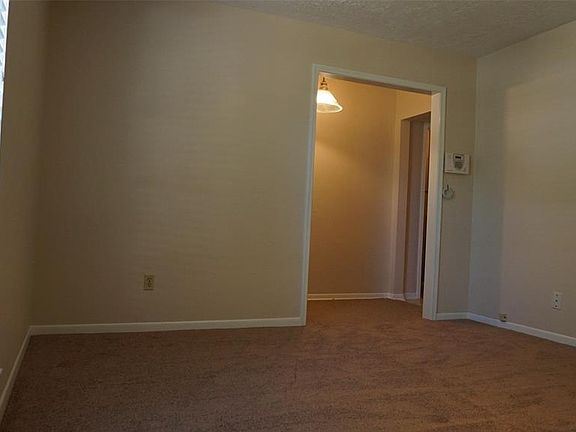 5th image of 11607 Plumbrook Dr