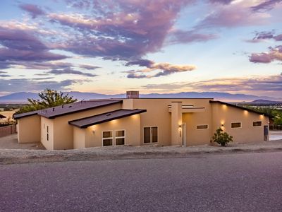 1540 Hillside Dr, Los Lunas, NM, 87031