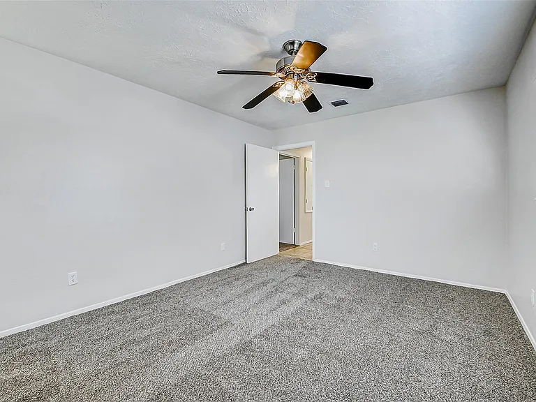9842 Shell Rock Rd — Photo 19