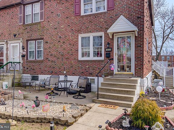 2nd image of 1044 Beech Ave
