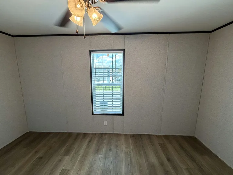 156 Lakeside Garden Cir #156 — Photo 21